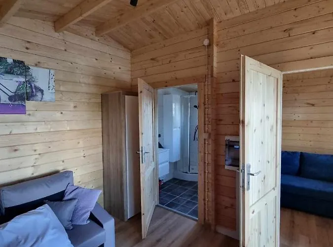 Letniskowy Na Kaszubach Frydrychowo Jezioro Mausz 別荘