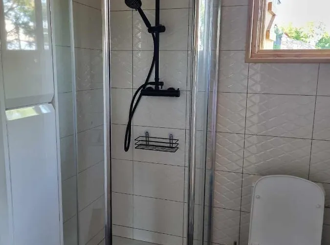 Letniskowy Na Kaszubach Frydrychowo Jezioro Mausz 別荘 *